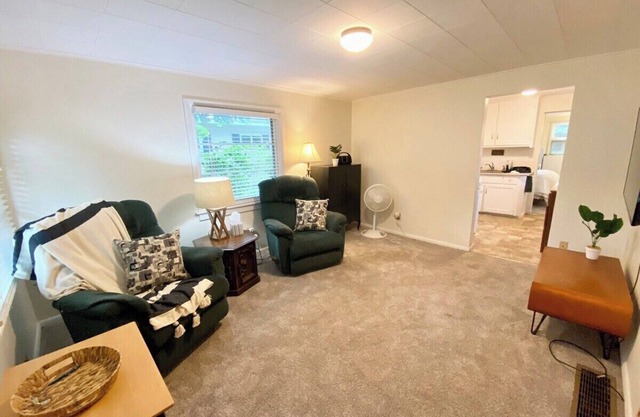 Centrally-Located 2 Bedroom Home Traverse City