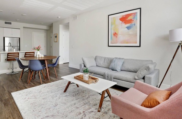 Convenient 2BR Apartment in Fremont with Amenities
