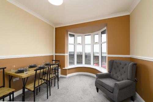 Convenient 3 Bedroom Home in Swansea with Garden