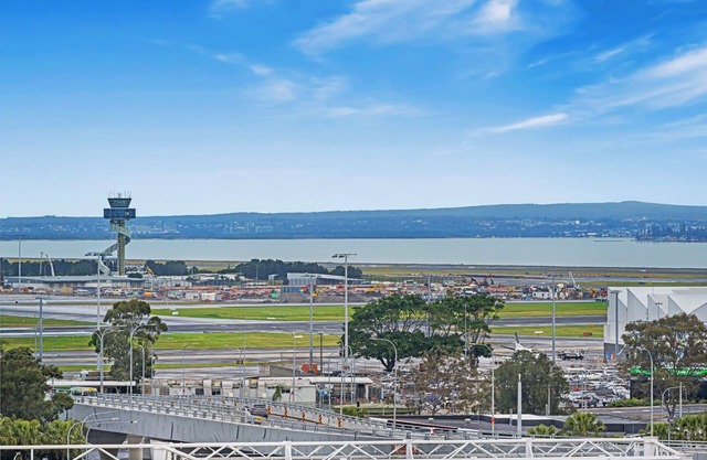 Convenient Airport Getaway: Your Home Away from Home