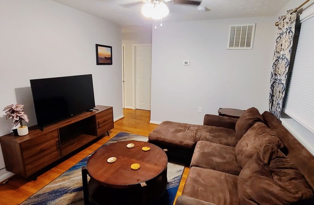 Convenient & Comfortable - Walkable to UK Campus, near Downtown, Keeneland, Rupp
