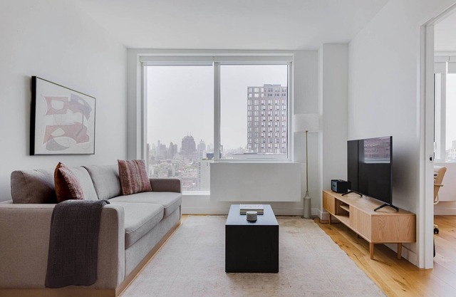 Convenient LES 1BR w/ Gym, Elev & W/D, close to Market, by Blueground