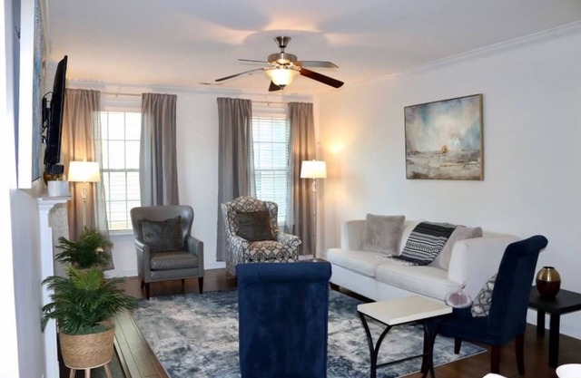 Convenient Remote-friendly suburban oasis!