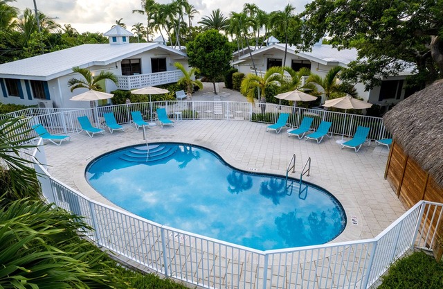Convenient Stay in Florida! Free Parking, Free Breakfast, Pool, Pets Allowed