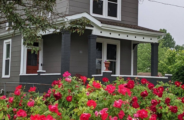 Convenient to Everywhere! Train-Themed Bnb by active Railroad -- Cincinnati Area