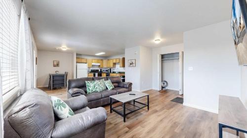 Convenient two bedroom near DIA