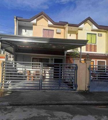 Conveniently 3 Bedroom Cozy Cozy Corner Townhouse Near Robinson Mall, Butuan Doctors Hospital and Airport