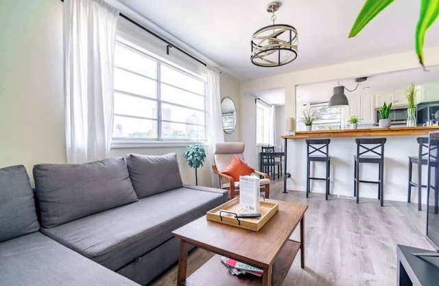 Dennison Unit 3 Short North Downtown Private Parking Nationwide & Convention Center!!!