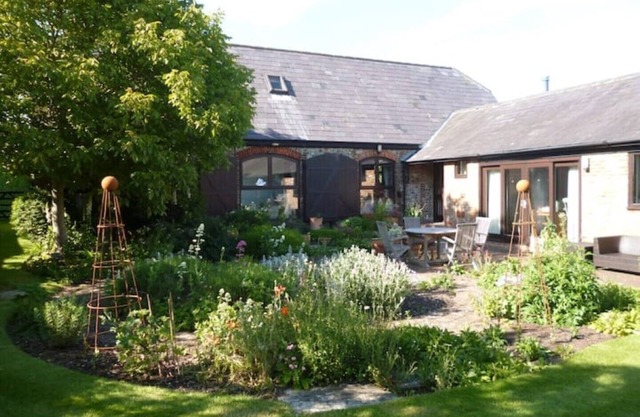Grange au pied des South Downs dans 4 hectares de jardins