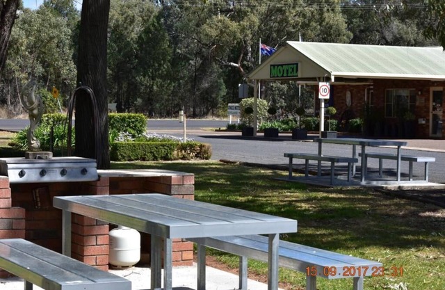 COOEE MOTEL