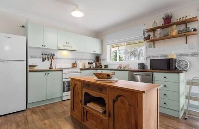 Cooinda - A 3 bedroom home near Mayfield Gardens