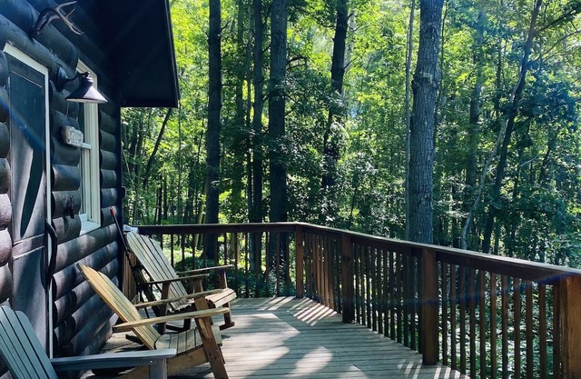 Cool Creek Cabin 1 Bedroom 1 Bath on 10 Acres w/creek frontage