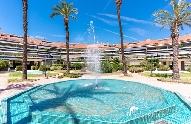 Apartment Parc Del Mar avec piscine et A/C