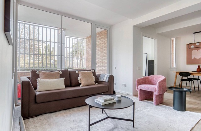 Cool Sarrià 3BR w/ Doorman, Newly Renovated, by Blueground