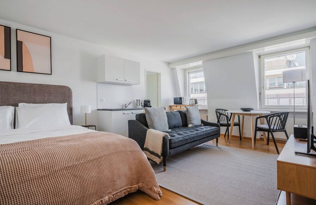 Cool Seefeld Studio, near Opera, 1 min to Lake, by Blueground