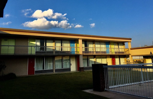 Cool Vintage Retro Hotel Located on the Quiet Side of Mountain Home