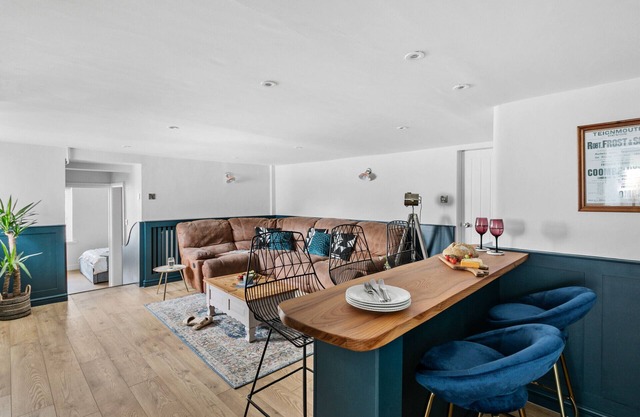 Coombe Bank - Seaboard spirit, contemporary chic