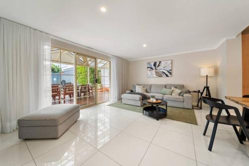 Coopers Cottage - Private Pool with Guest House