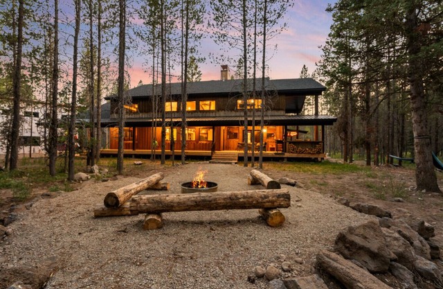 Boat Dock Access-Hot tub-Luxury Cabin-Game Room