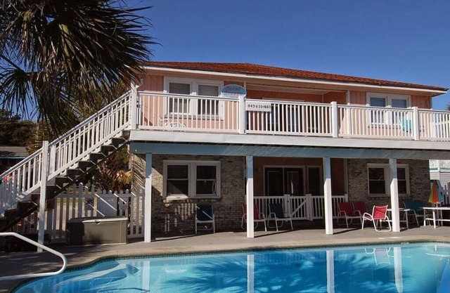 Coral Breeze: 10BR/6Bath w/ Private Pool & Hot Tub