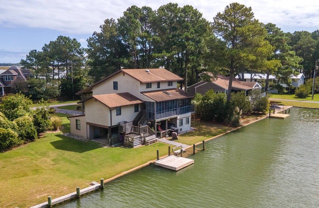 Coral Cove - fun waterfront home with floating dock and amazing patios