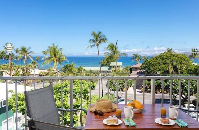 Coral Dreams Condo-Top Floor Amazing Views of the Ocean! NEWLY RENOVATED
