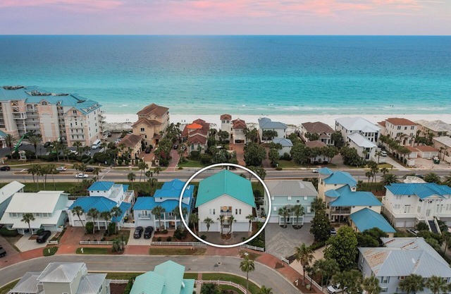 Magnifique Beach House à Destin à Quelques pas de la Plage Avec Piscine Privée! Reserve Maintenant!