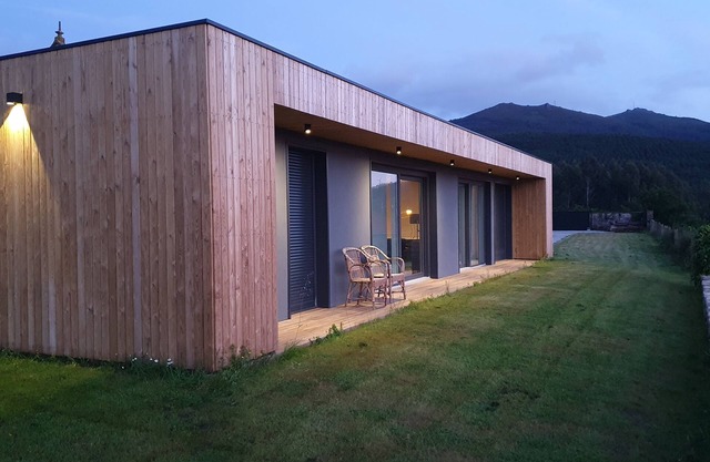 Corbelo, modern and functional house between the sea and the mountains. Ideal for families