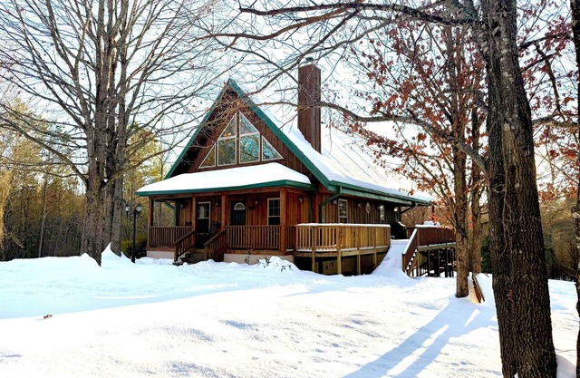 Sunset Cabin - Belle cabane isolée sur 210 acres dans les montagnes Ouachita et le lac