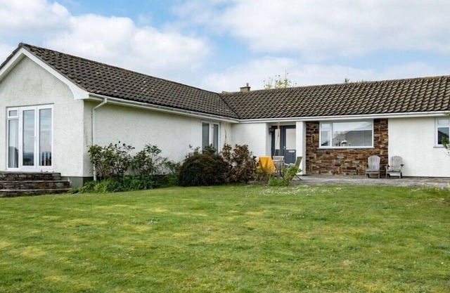 CORRIANA, pet friendly, with a garden in Rock