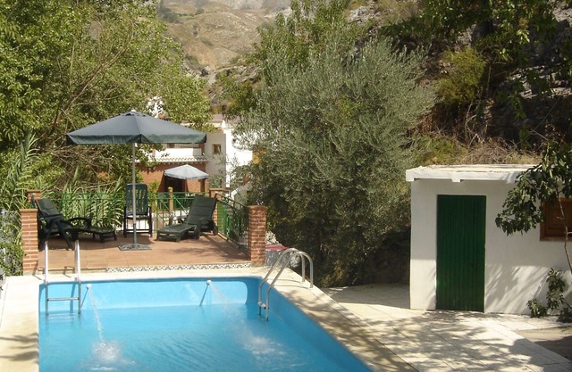 Cortijo andaluz a 15 min. del centro de Granada entre "Sierra Nevada" y la playa