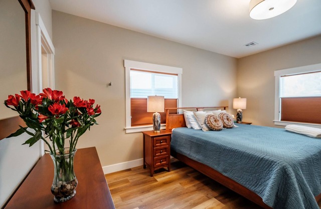 Corvallis Modern Oasis - 4 Bedroom Vacation Rental