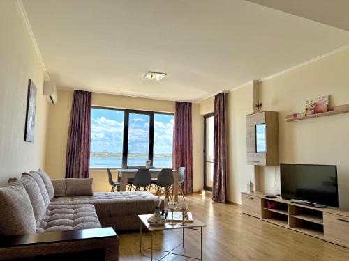Cosher Gardenia Palace Apt 6