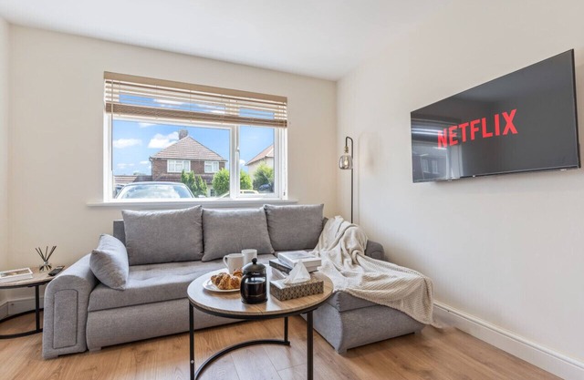 Cosy 2 Bed, Gatwick Airport