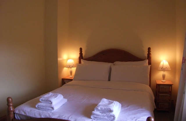 COSY 2 CHAMBRES CHALET DE CAMPAGNE SUR UNE FERME NON FONCTIONNANTE