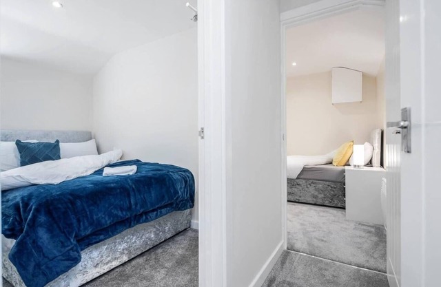Cosy 2BR Maisonette near Hospital & Stations