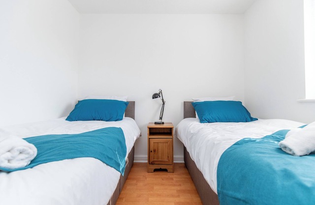 Cosy 3 bedroom house near Machynys Golf Club and Parc Y Scarlets Stadium