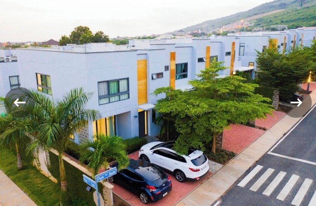 Cosy 3bdrm Mountain View Townhouse-