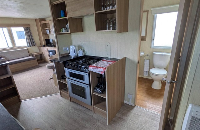 Cosy 8 berth caravan at Ty Mawr Holiday Park, North Wales ref 86008D