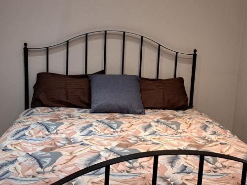 Cosy and spacious room in home with King Size bed