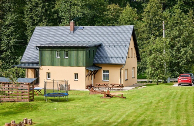 Joli appartement pour 5 personnes avec WIFI, TV, patio, vue panoramique et parking