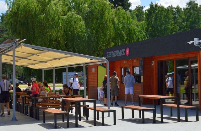 Agréable appartement dans une maison de vacances avec WIFI, TV, patio, animaux admis et parking