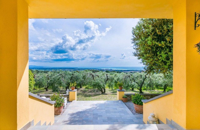 Agréable appartement avec WIFI, TV, terrasse, animaux admis, vue panoramique et parking
