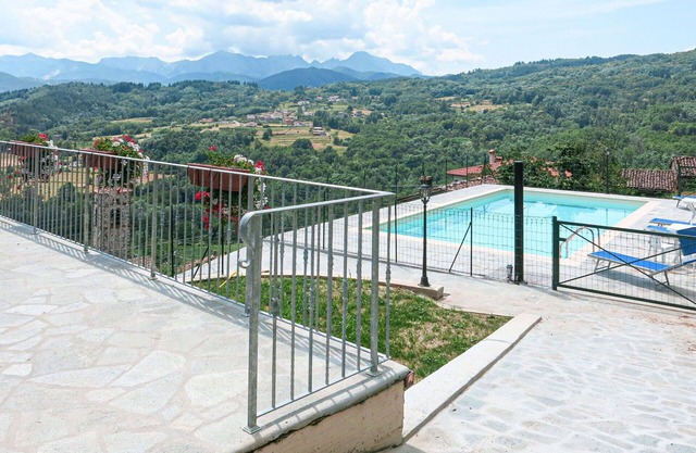 Joli appartement dans une maison de vacances avec piscine, WIFI, terrasse, animaux admis, parking