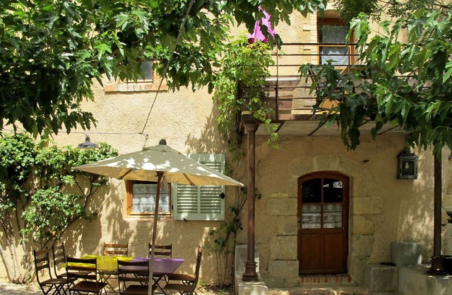 Agréable appartement dans une maison de vacances pour 8 personnes avec piscine, WIFI, TV et parking