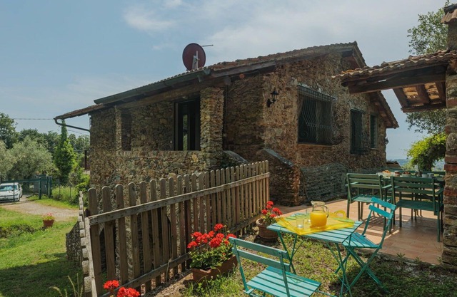 Bel appartement dans une maison de vacances pour 4 personnes avec WIFI, TV, balcon et parking