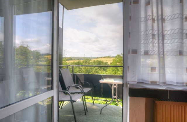 Cosy apartment for 4 people with WIFI, TV, balcony, pets allowed, panoramic view and parking