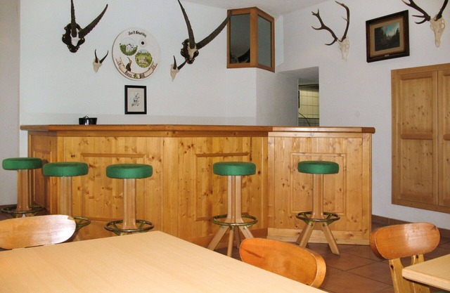 Confortable appartement pour 28 personnes avec WIFI, TV et patio