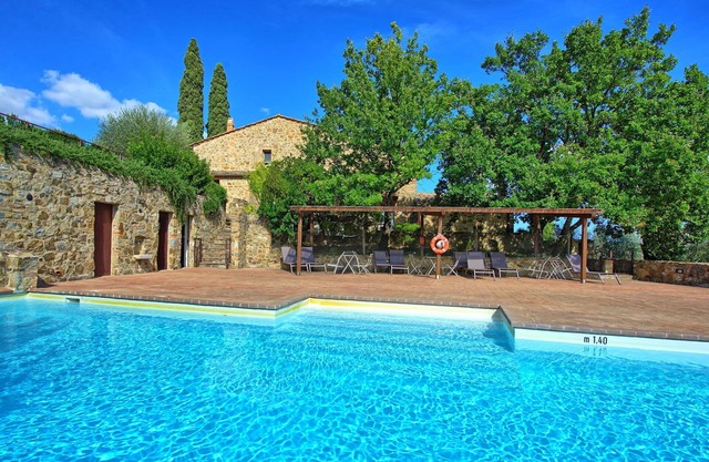 Bel appartement avec piscine, climatisation, TV, animaux admis, vue panoramique et parking