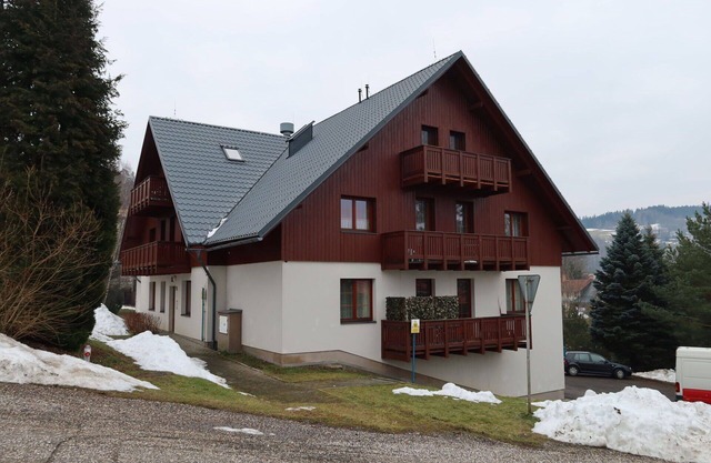 Joli appartement pour 4 personnes avec WIFI, TV, balcon, animaux admis et vue panoramique